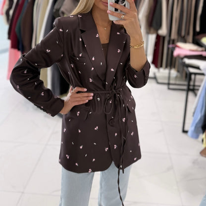 Dames blazer tendance avec ceinture ajustable Chic und Stil