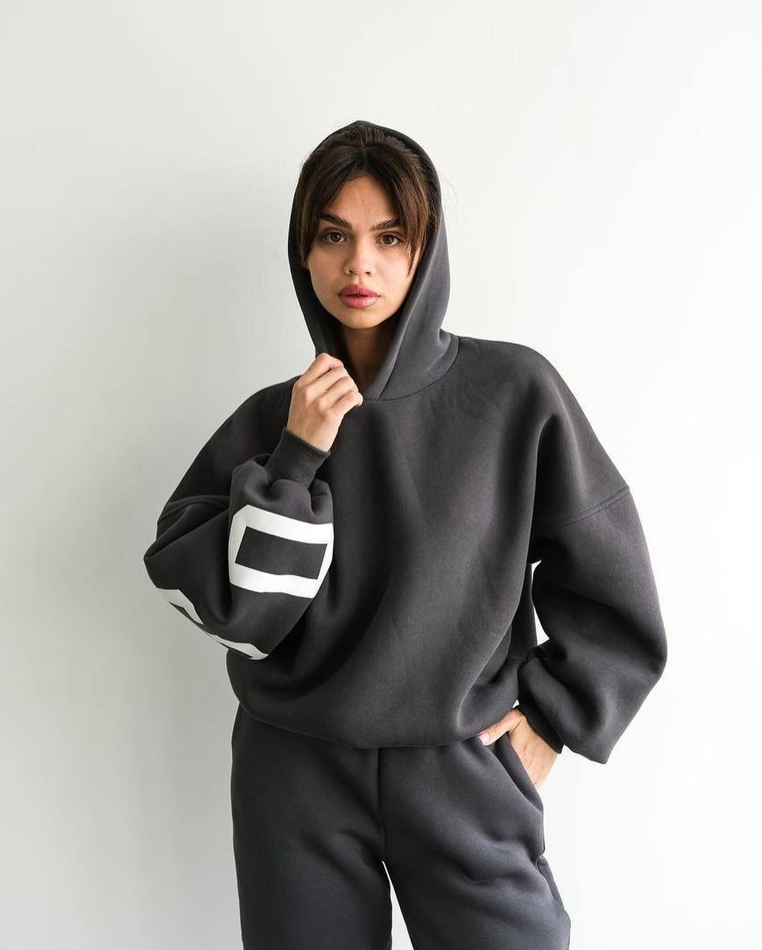 Ladies oversized tracksuit with hood and elastic cuffs Chic and Style