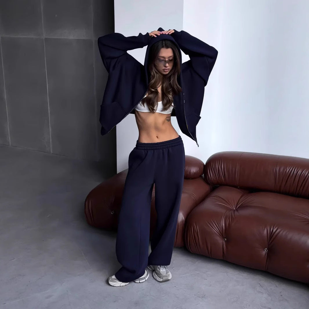 Casual women's hoodie with full zip and comfortable jogger pants Chic and Style
