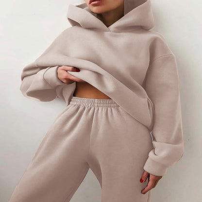Sporty loungewear set for women with oversized hoodie and comfortable jogger pants Chic and Style