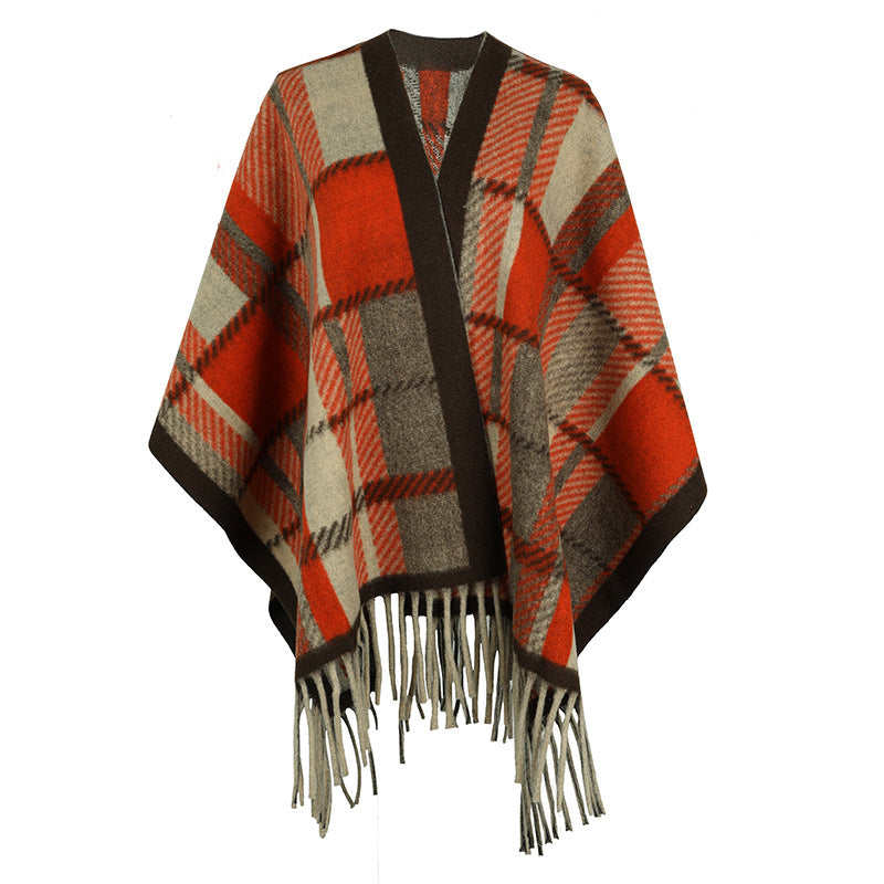 Elegant poncho for women with modern check pattern and fringes Chic and Style