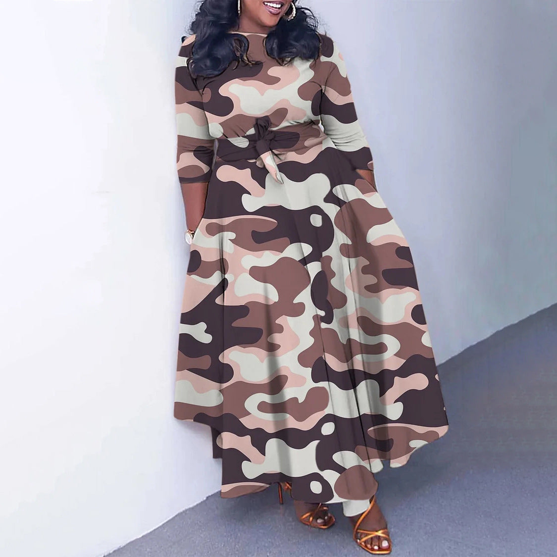 Robe maxi pour femmes avec ceinture à la taille et manches longues Chic und Stil