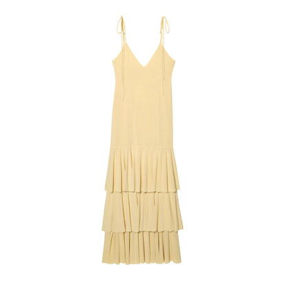 Robe maxi pour femmes avec des détails de volants volumineux et des bretelles spaghetti réglables Chic und Stil