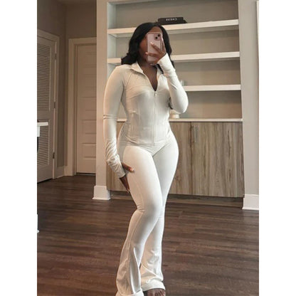 Combinaison femme ajustée avec col montant et zip intégral Chic und Stil