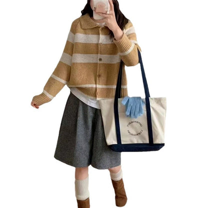 Dames Cardigan en tricot à la mode avec des rayures élégantes et des boutons en bois Chic und Stil