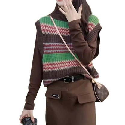 Casual knitted pullover for women, oversized, with a colorful striped pattern and a sleeveless design Chic and Style