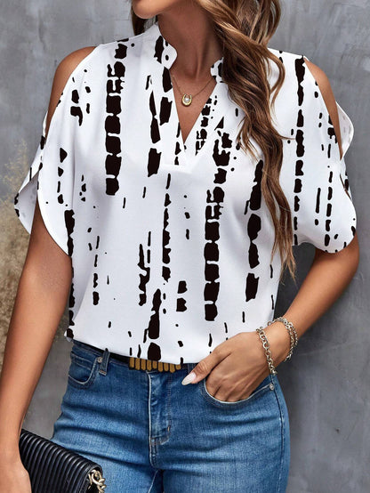 Women's blouse with cold shoulder and floral print Chic und Stil