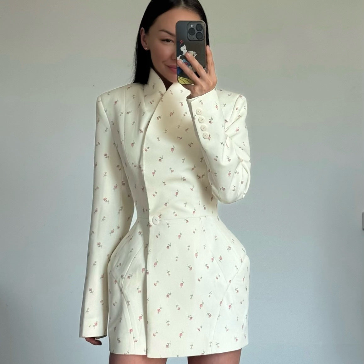 Robe blazer tendance pour femmes avec design floral et coupe cintrée Chic und Stil