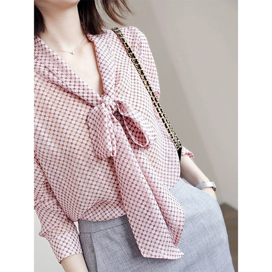 Blouse à col noué à pois pour femmes Chic und Stil