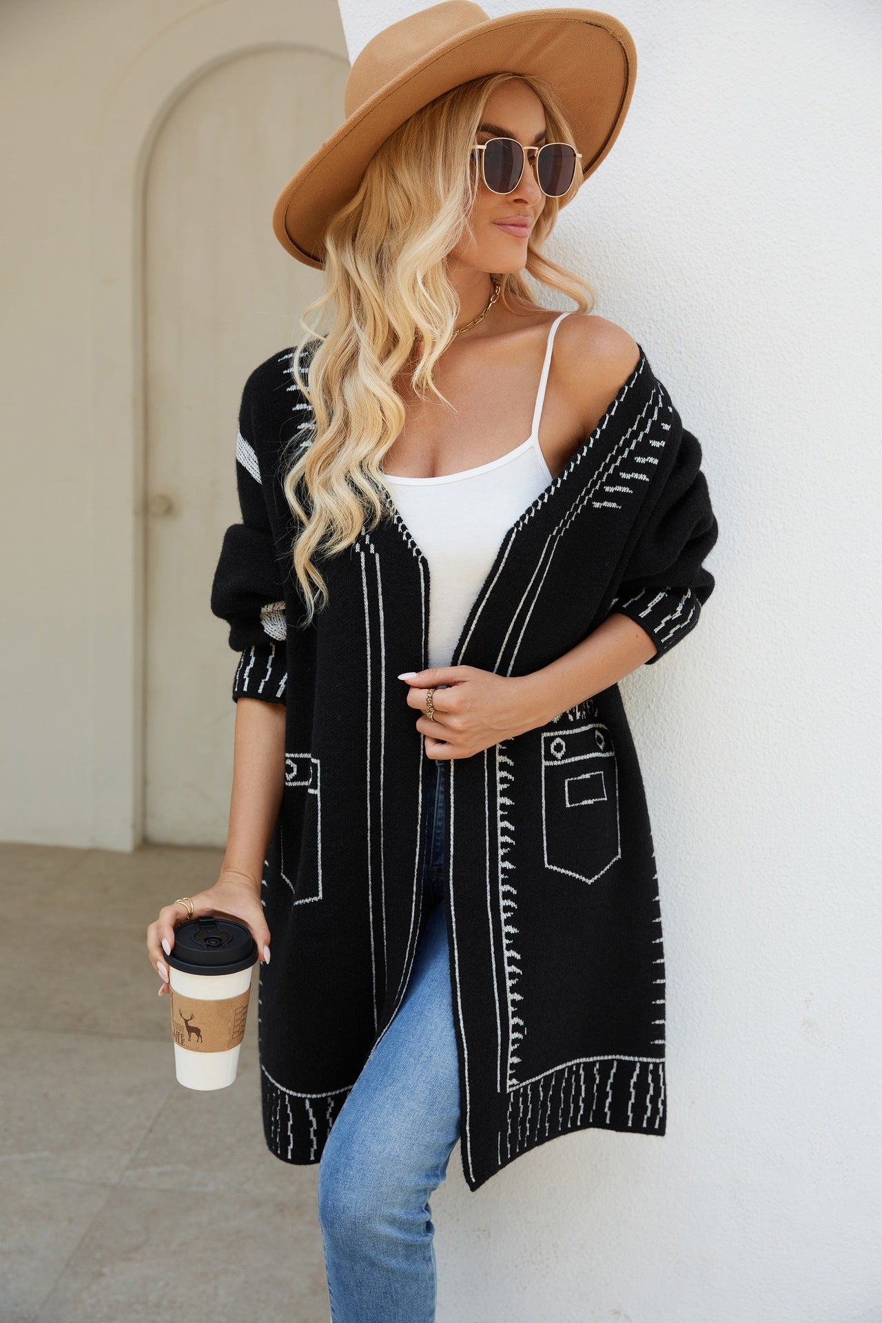 Cardigan en tricot décontracté pour femmes avec motif unique et décolleté en V profond Chic und Stil