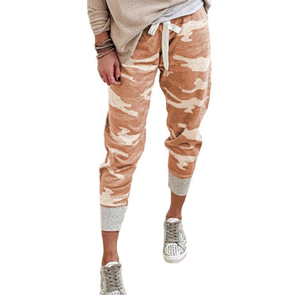Comfortable cargo pants for women with elastic waist and side pockets Chic und Stil