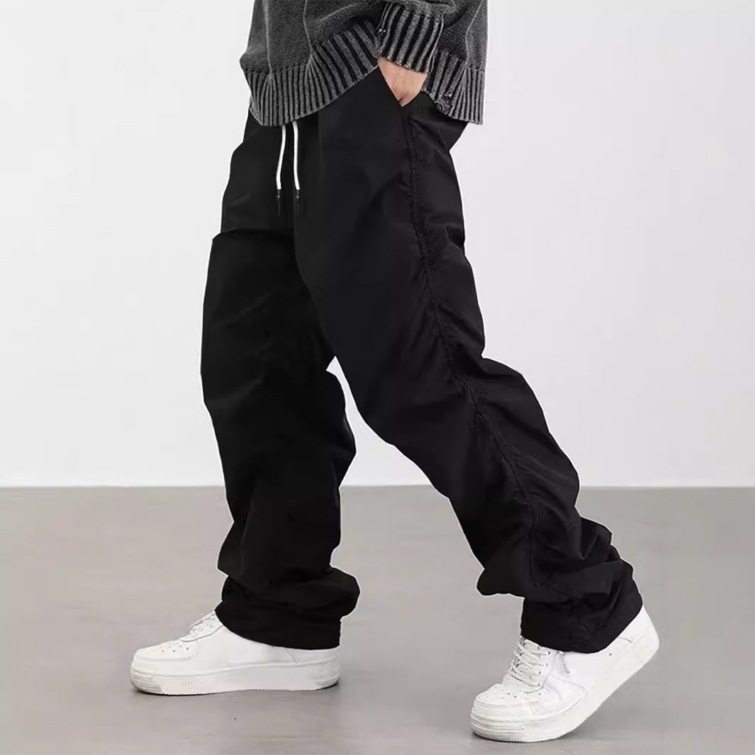 Casual cargo pants for men with elastic waist and practical pockets Chic and Style