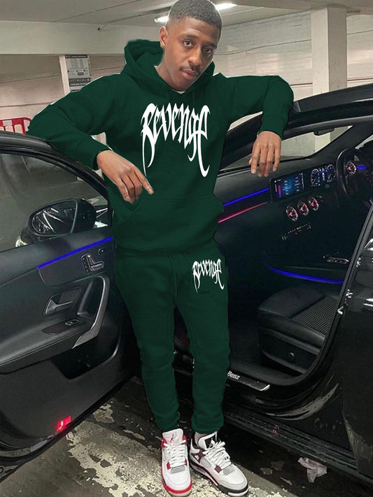 Women's hoodie and jogger pants set with modern print and comfortable fit Chic und Stil