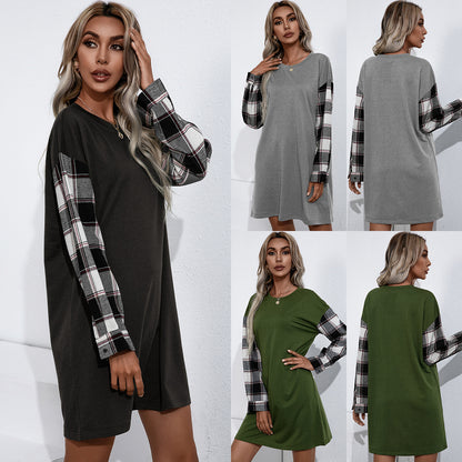 Robe sweat décontractée pour femmes avec des manches à carreaux Chic und Stil