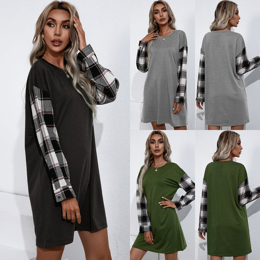 Robe sweat décontractée pour femmes avec des manches à carreaux Chic und Stil