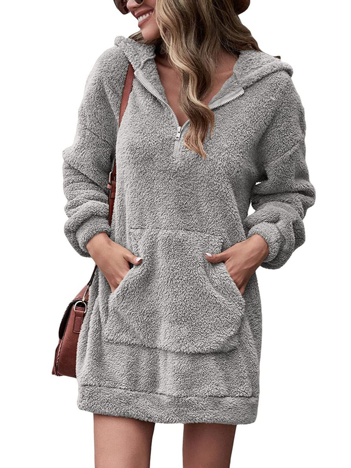 Robe hoodie douillette pour femmes avec poches pratiques et fermeture éclair mi-haute Chic und Stil
