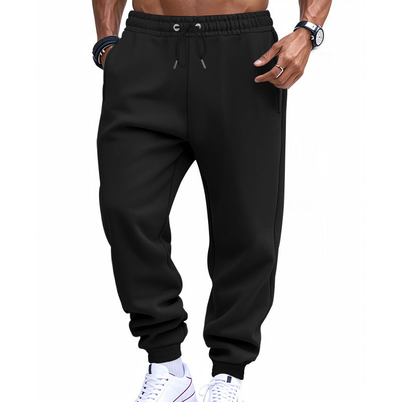 Comfortable sports pants for men with elastic waistband and practical side pockets Chic and Style