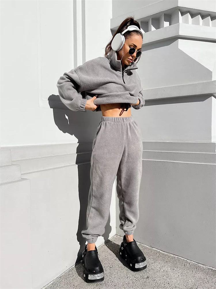Dames ensemble de jogging en polaire douillet avec col montant et cordon de serrage Chic und Stil