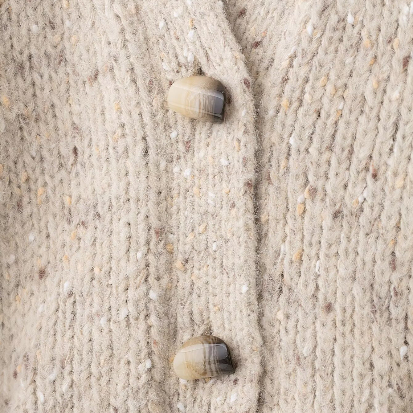 Dames cardigan à la mode avec décolleté en V profond et poches pratiques Chic und Stil