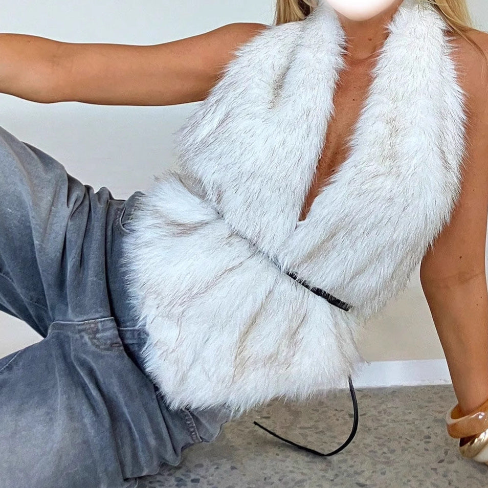 Dames courte veste en fausse fourrure avec ceinture à la taille Chic und Stil