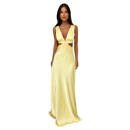Robe de soirée en satin à découpes Chic und Stil