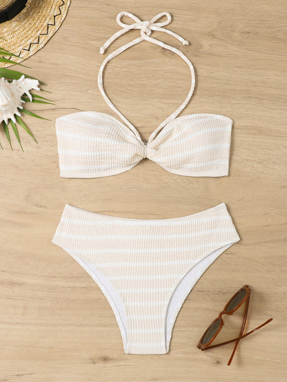 High-waisted bikini set for women with a refined bandeau top and an elegant bow detail Chic und Stil