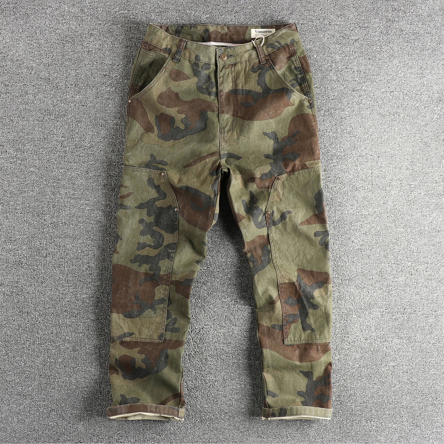 Men's cargo pants in modern camouflage design with multifunctional pockets Chic and Style