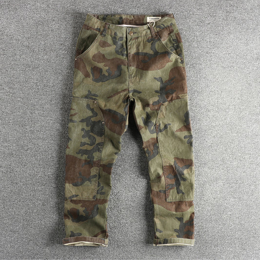 Men's cargo pants in modern camouflage design with multifunctional pockets Chic and Style