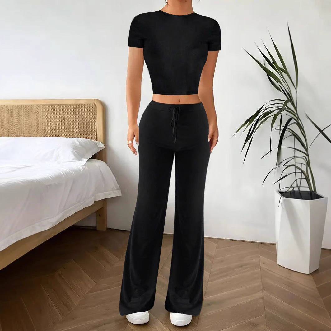 Comfortable loungewear set for women with cropped top and wide pants Chic and Style