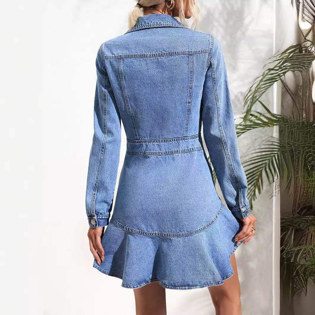 Robe chemise en denim pour femmes avec une coupe cintrée et des détails de boutons tendance Chic und Stil