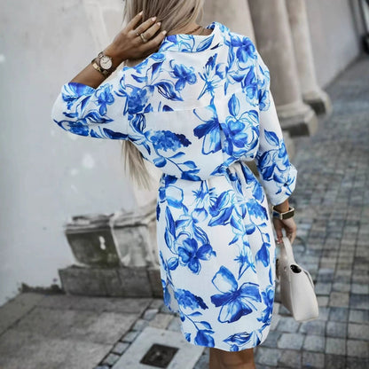 Robe blouse pour femmes avec motif floral et ceinture à la taille Chic und Stil