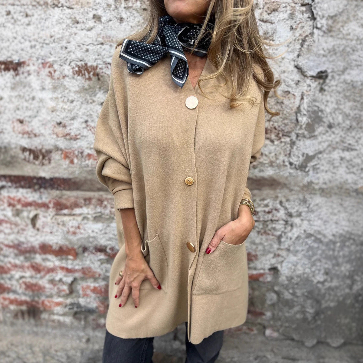 Dames Cardigan à la mode avec poches pratiques et fermeture à boutons Chic und Stil