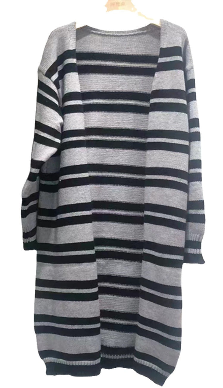Dames cardigan plus long tricoté avec des détails modernes de rayures Chic und Stil