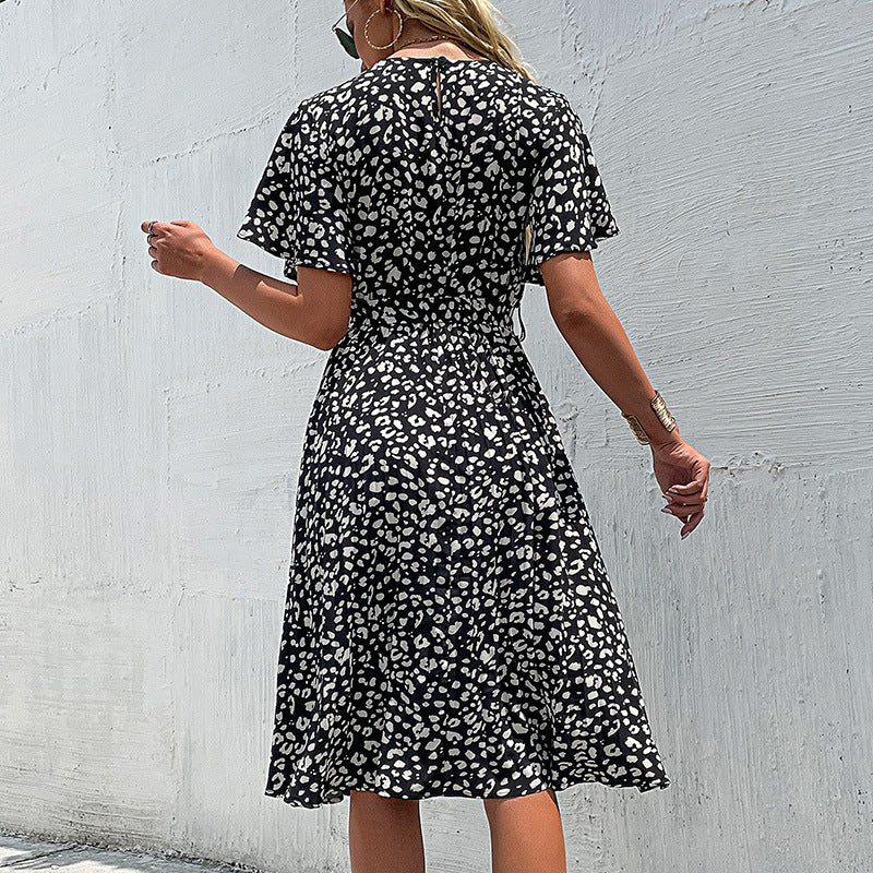 Robe A-line à manches courtes pour femme avec détail taille flatteur Chic und Stil