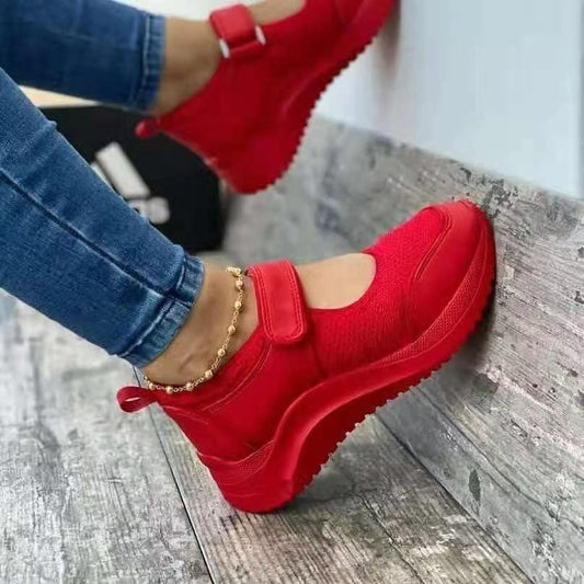 Baskets lacées confortables pour dames avec bande élastique et surface respirante Chic und Stil