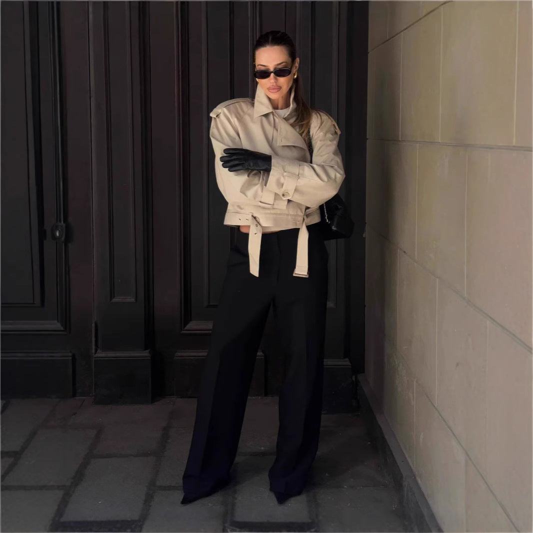 Dames élégante trench-coat avec coupe innovante et détails pratiques Chic und Stil