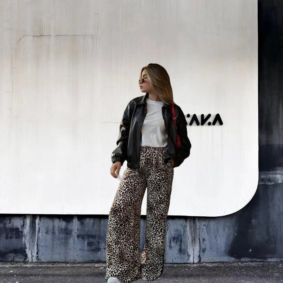 Loose leopard pants for women in fluid material Chic and Style