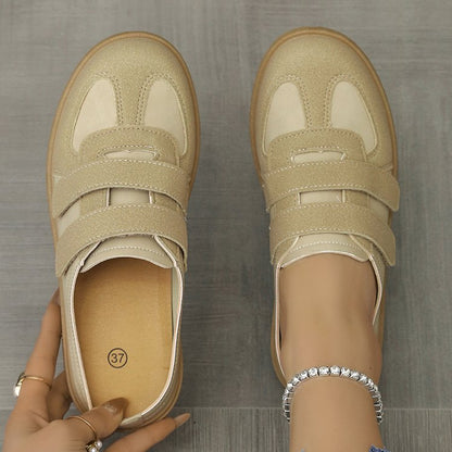 Chaussures confortables pour femmes avec des sangles en velcro réglables et une semelle ergonomique Chic und Stil
