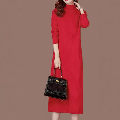 Robe en tricot pour femmes avec une fine texture côtelée et un col montant Chic und Stil