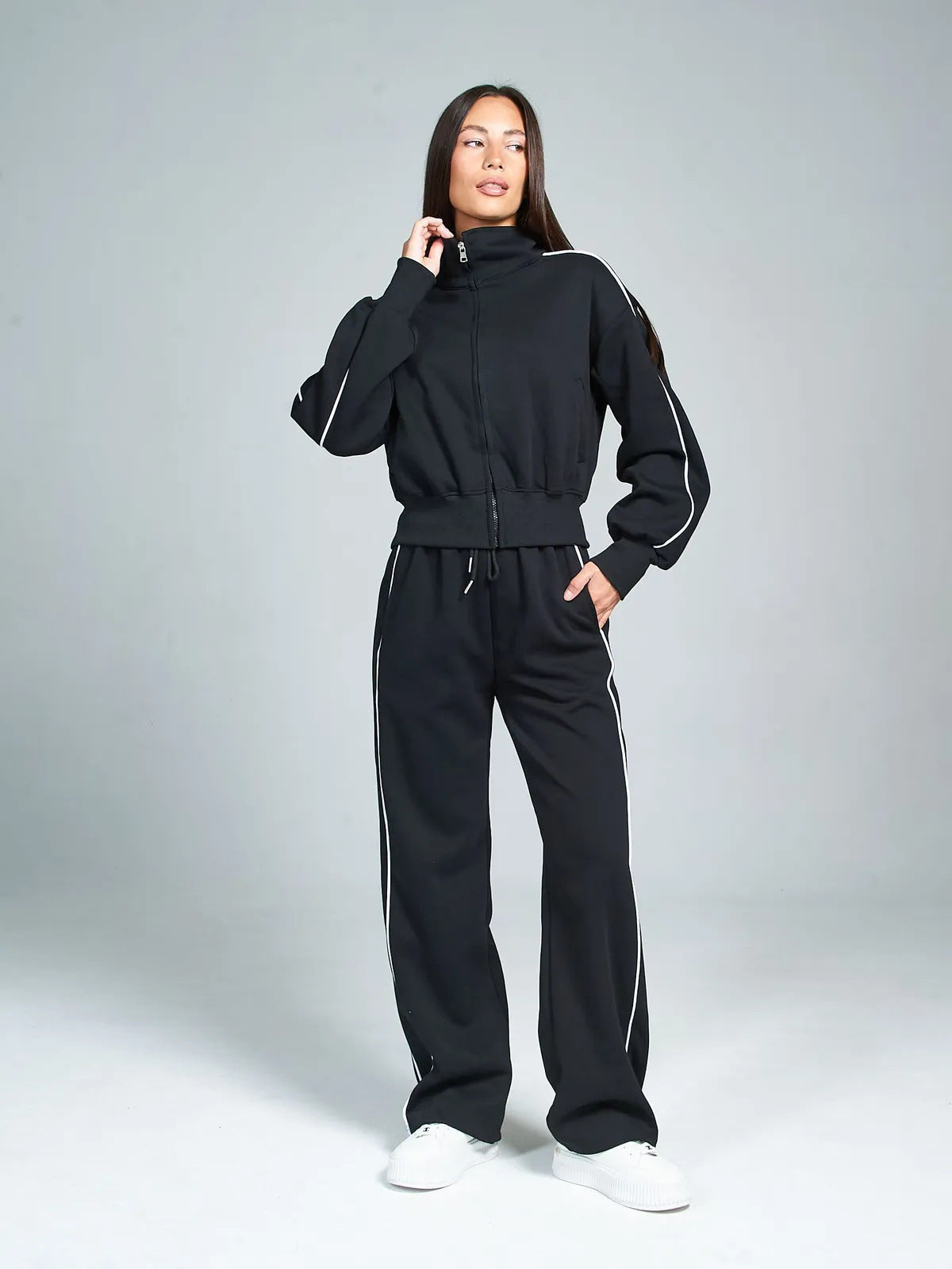 Dames Ensemble de sport lounge de haute qualité avec col montant Chic und Stil