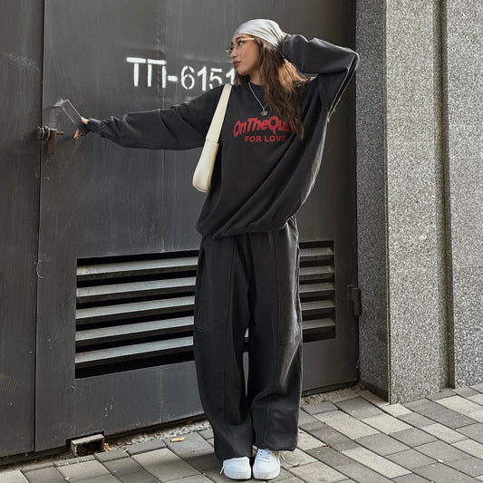 Casual lounge set for women with oversized sweatshirt and wide pants Chic and Style