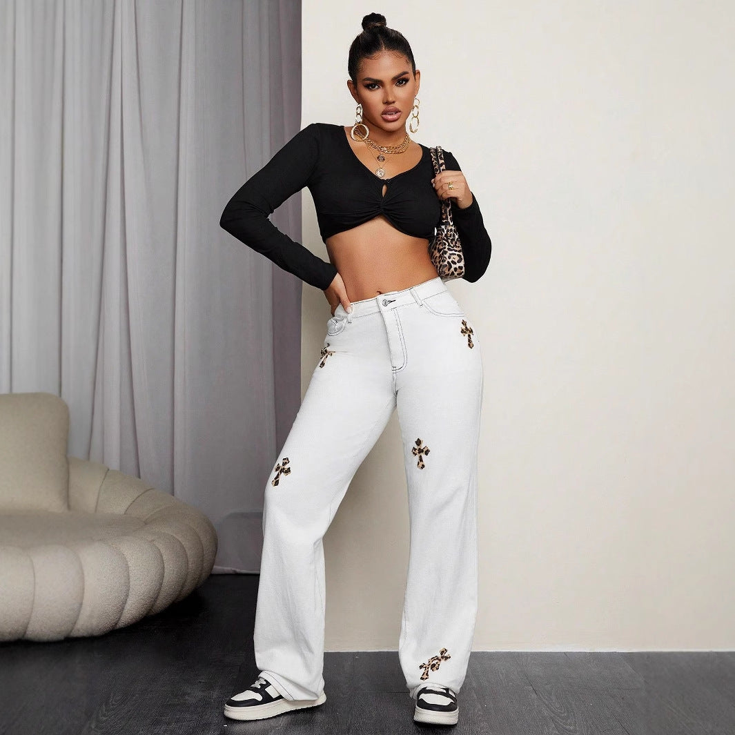 Wide denim pants for women with asymmetrical patterns and raised pockets Chic and Style