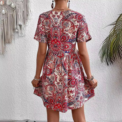 Robe de loisirs aérienne pour femmes avec décolleté en V et détails volant Chic und Stil