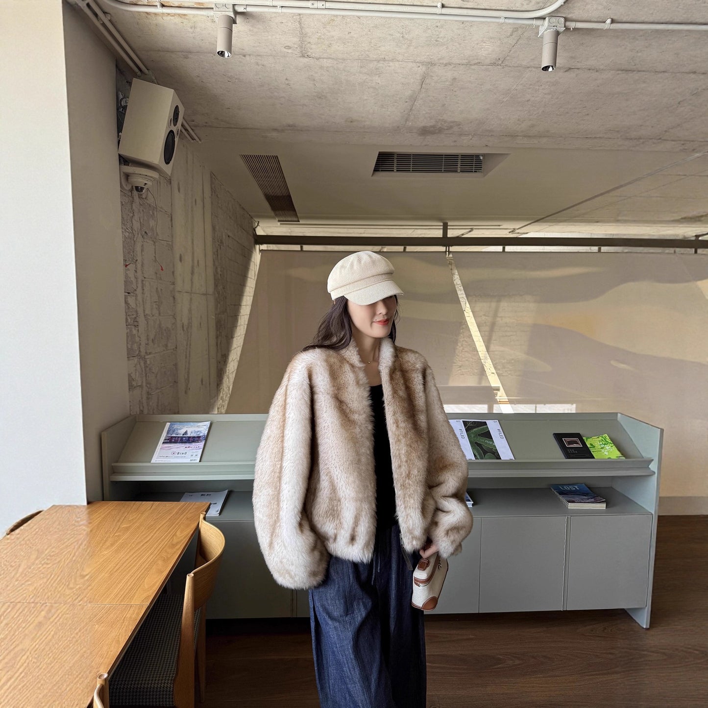 Dames élégante et confortable veste courte avec des manches larges Chic und Stil