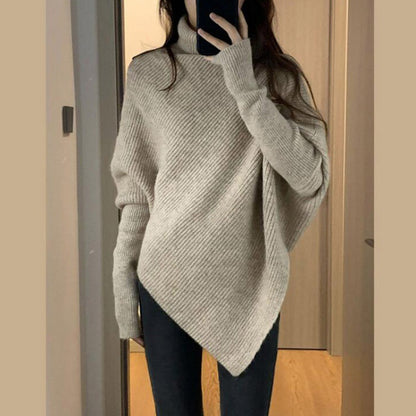 Pull en tricot pour femmes avec coupe asymétrique et col montant Chic und Stil