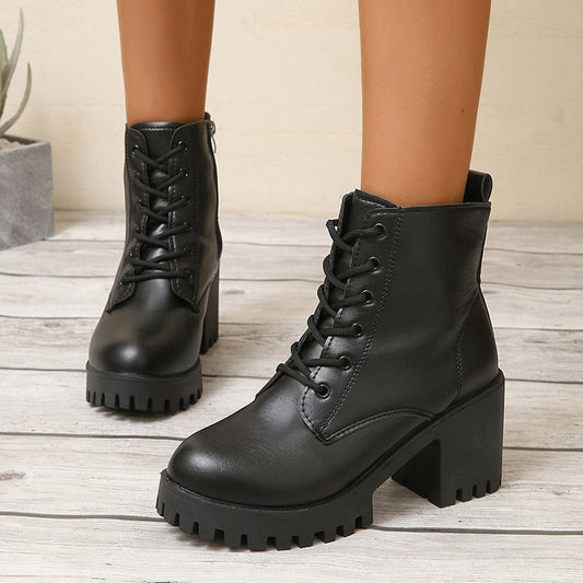 Bottines montantes pour dames avec un robuste talon bloc et lacets Chic und Stil