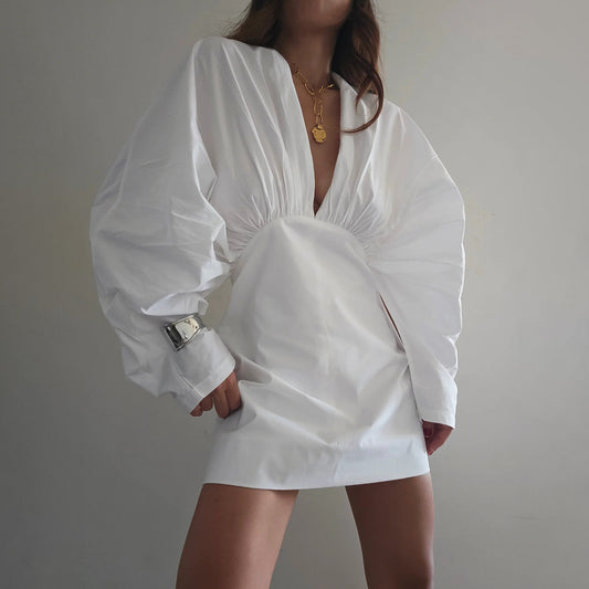 Robe portefeuille pour femmes avec un décolleté en V innovant et des manches volumineuses Chic und Stil