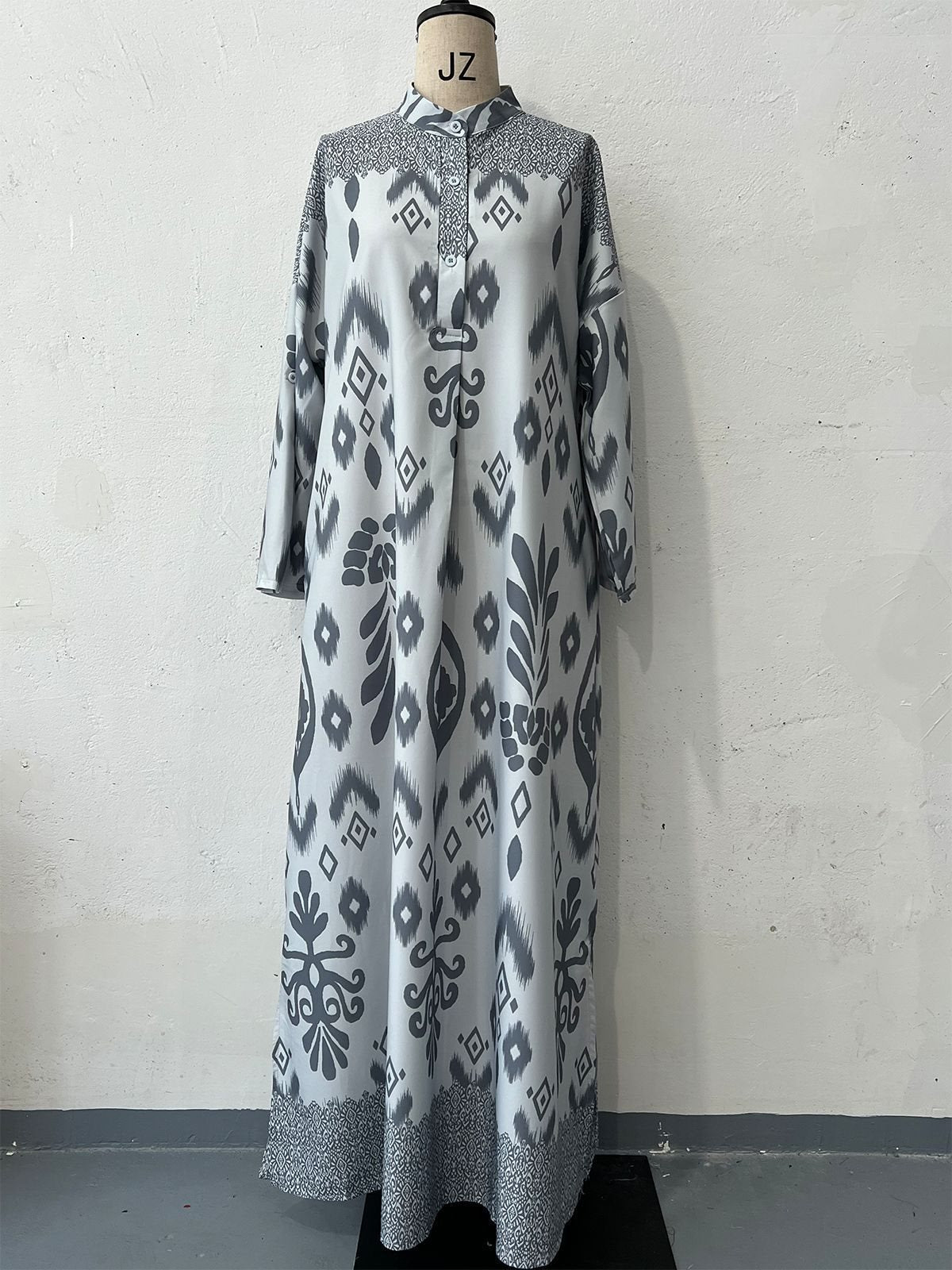Robe Maxi Femme avec motif fin Chic und Stil