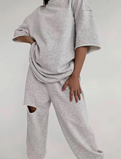 Casual set for women with oversized top and elastic pants Chic und Stil