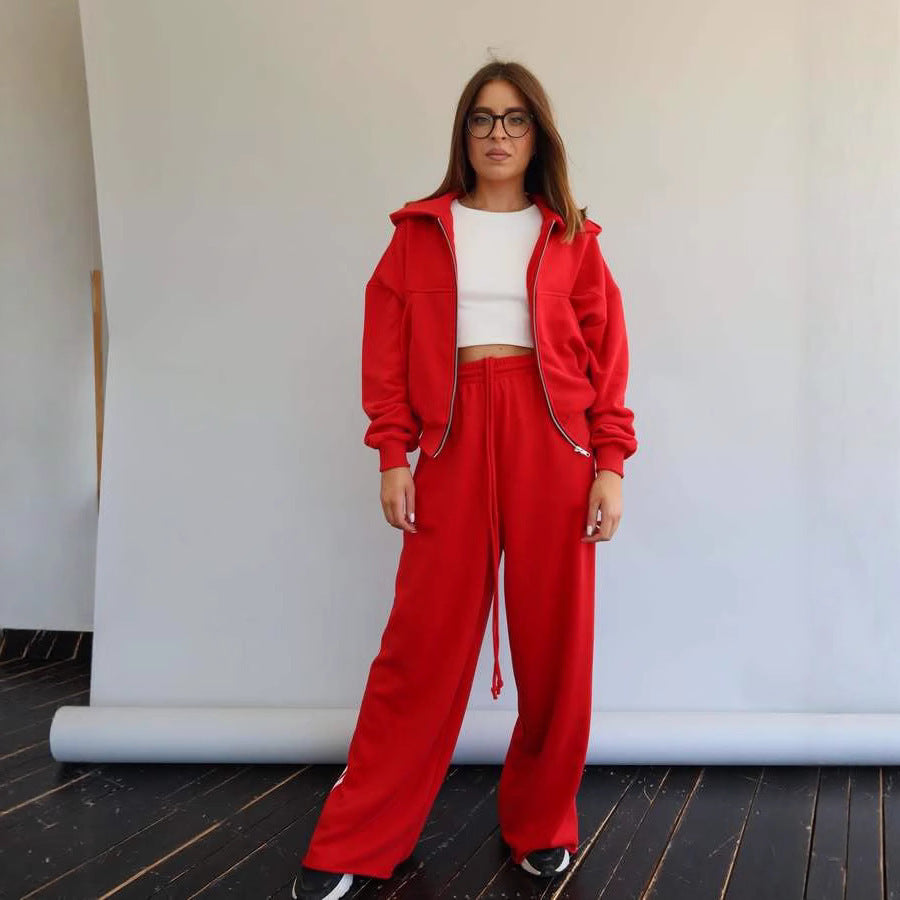 Sporty loungewear set for women with short jacket and comfortable jogger pants Chic and Style